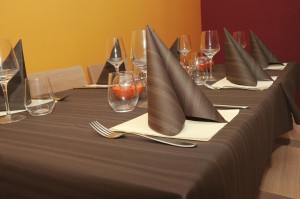 Tovagliato Monouso di Alta Qualità per il Settore Ho.Re.Ca.